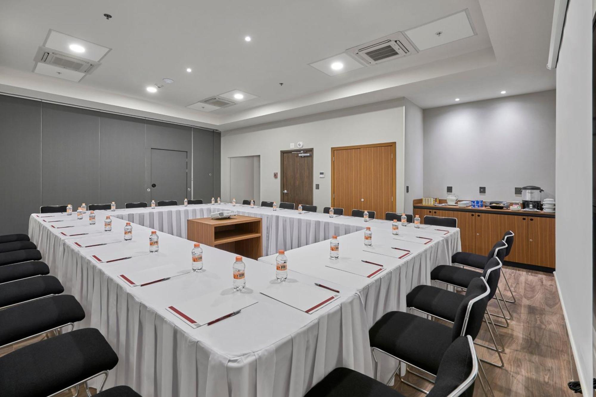 City Express Suites By Marriott Silao Aeropuerto Exterior photo